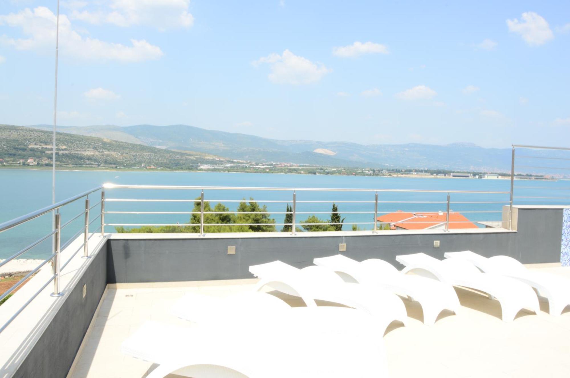 Apartments Exclusive Palace II โตรกีร์ ภายนอก รูปภาพ