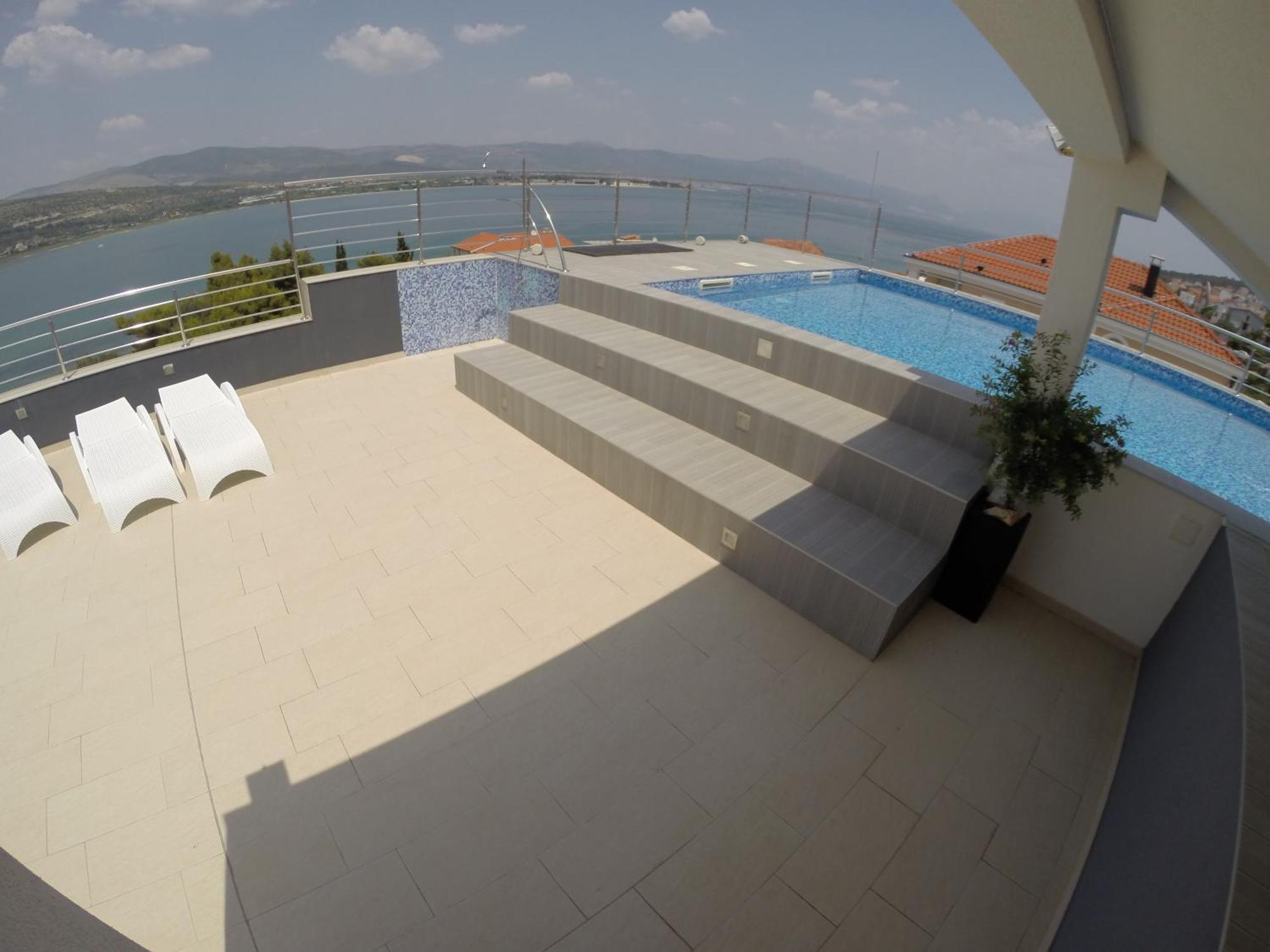 Apartments Exclusive Palace II โตรกีร์ ภายนอก รูปภาพ