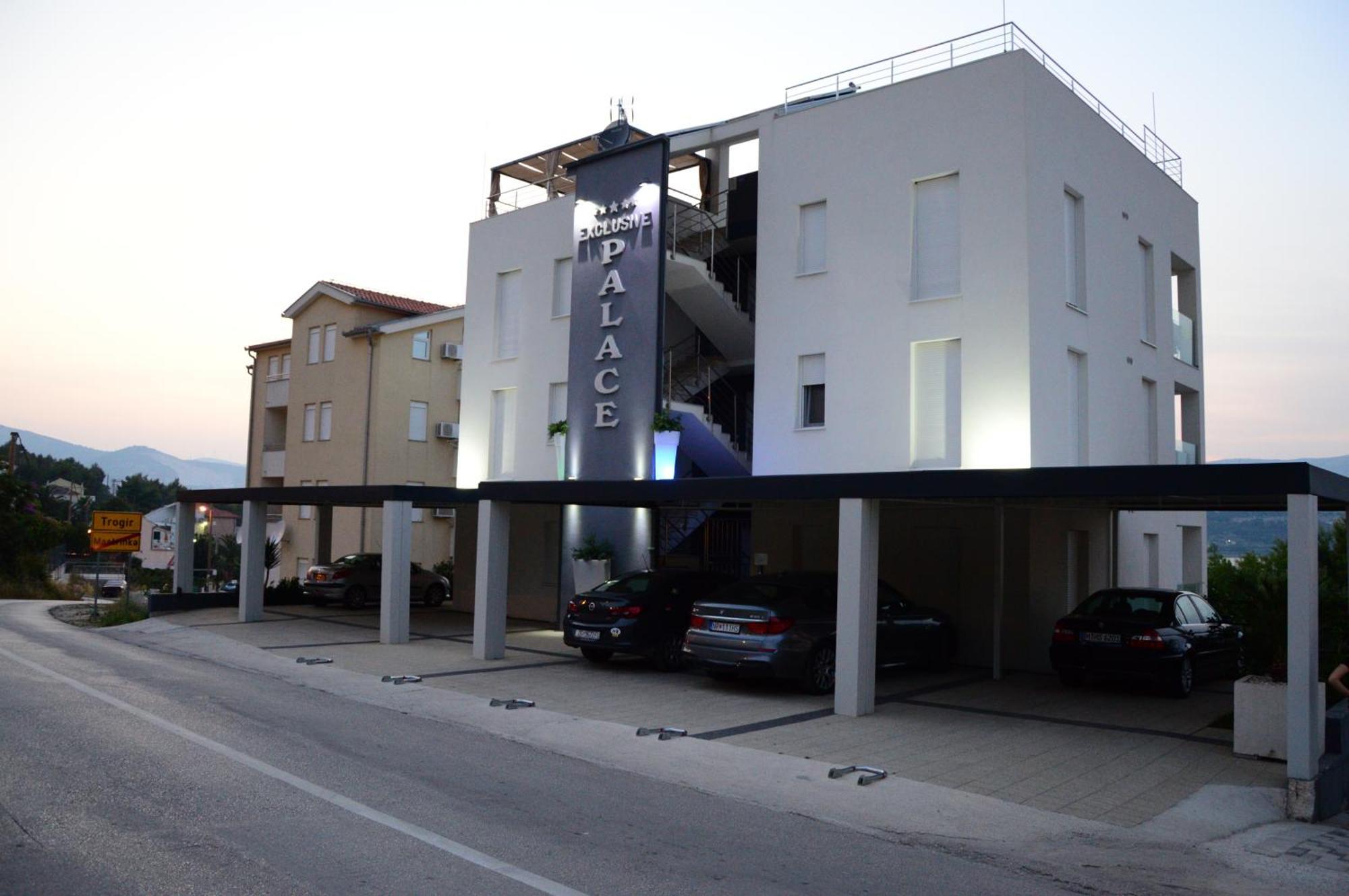 Apartments Exclusive Palace II โตรกีร์ ภายนอก รูปภาพ