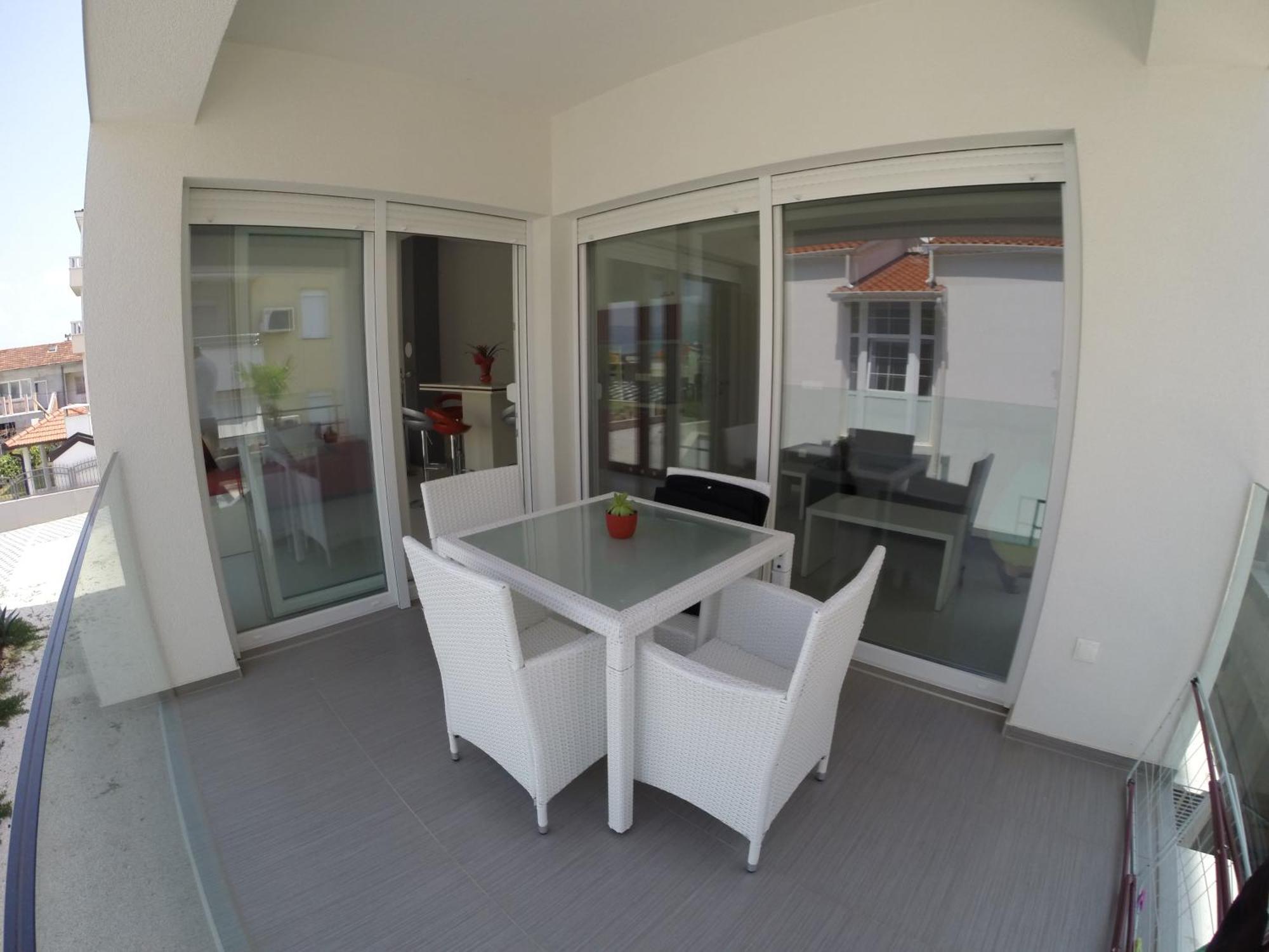 Apartments Exclusive Palace II โตรกีร์ ภายนอก รูปภาพ
